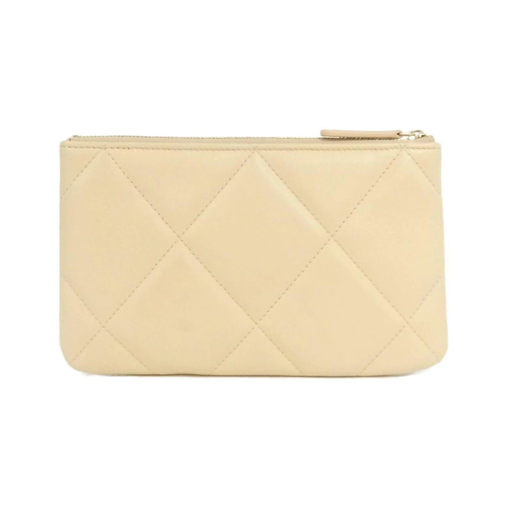 CHANEL Cream Pouch - Picture 2 of 8